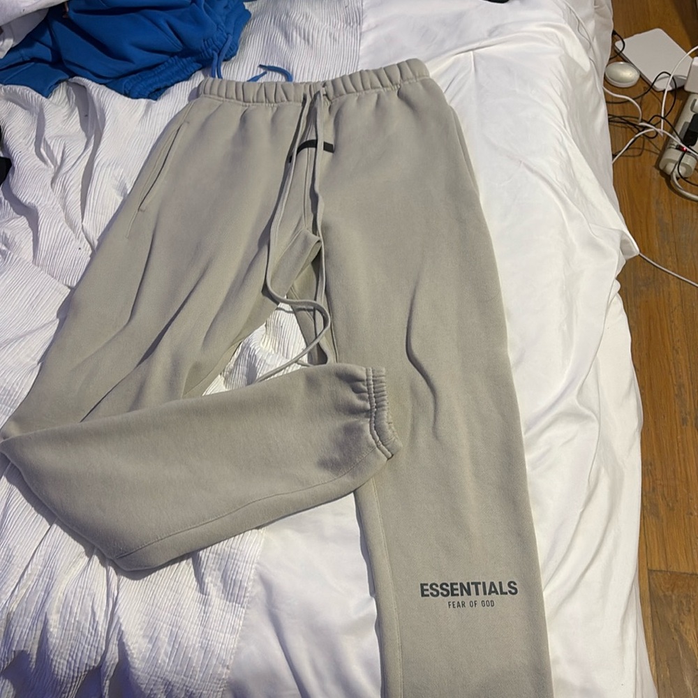 Fear of God Essentials Sweatpants color: pistachio